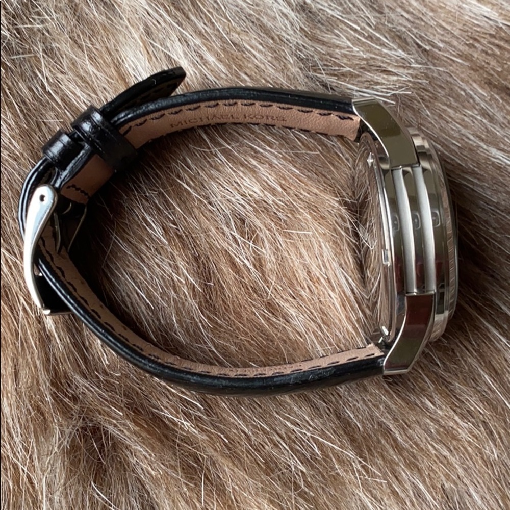 COPY - Michael Kors Women’s Watch - Picture 7 of 7